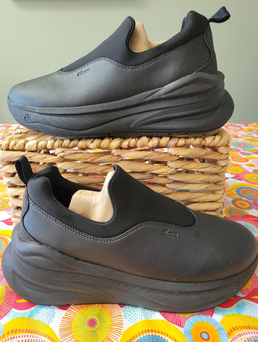 Clove Women's Ona All Black Option Sneakers Slip-on Size 9.5